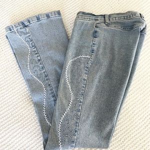 Rui Motta blue faded low-rise jeans w/embroidery. Size 38 Brazilian (4 US)